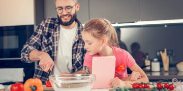 Alleinerziehende Singles: Herausforderungen im Alltag und die Suche nach einer neuen Liebe