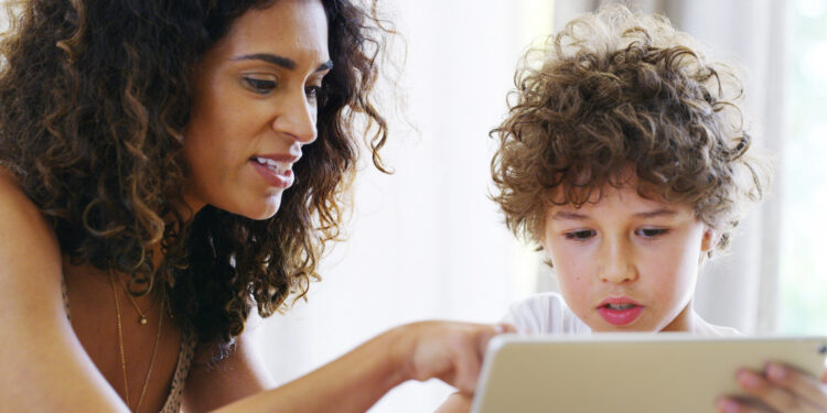 Digitales Taschengeld: So lernen Kinder den Umgang mit digitalem Geld